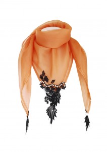 pañuelo seda naranja bordado con perlas y encaje de www.avenio.es