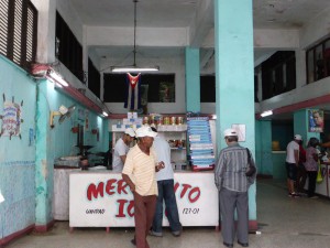 Mercado local. El vedado, La Habana