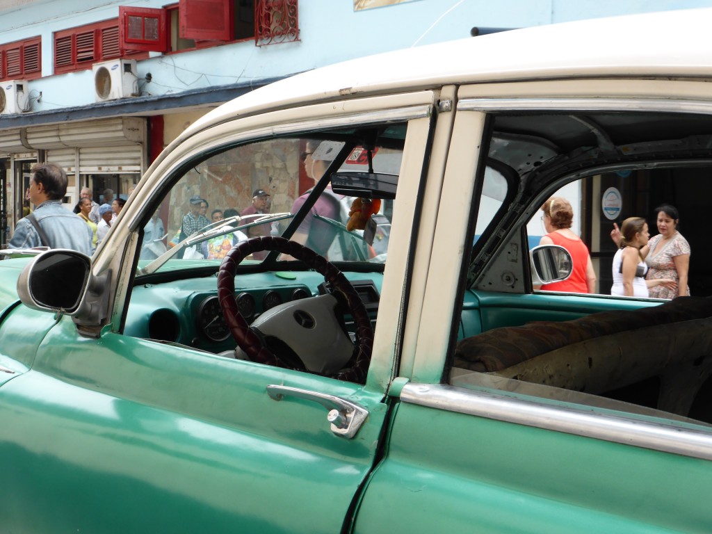 En carro. El vedado, La Habana